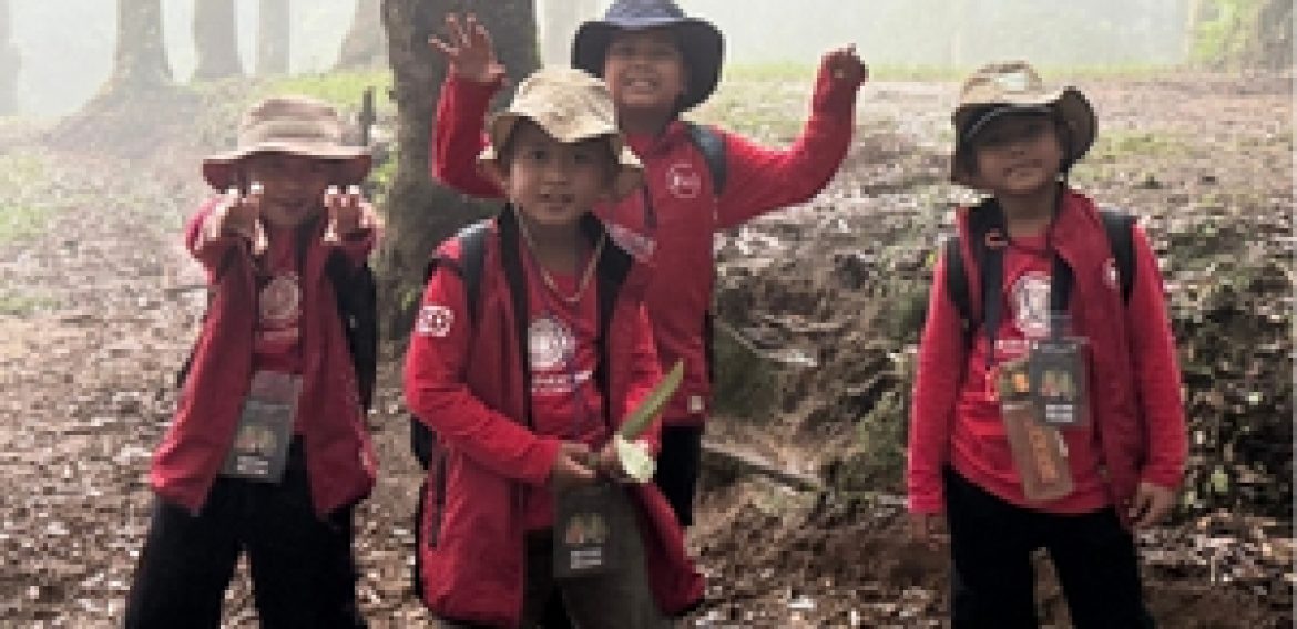 Belajar dari Alam: Benarkah Anak Lebih Mudah Paham Saat Belajar di Luar Kelas?