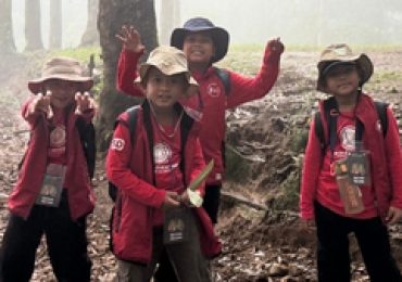 Belajar dari Alam: Benarkah Anak Lebih Mudah Paham Saat Belajar di Luar Kelas?